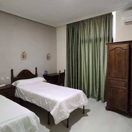 Emperatriz Ii ホテル 2*