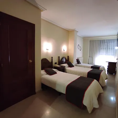 Hotel Emperatriz Ii